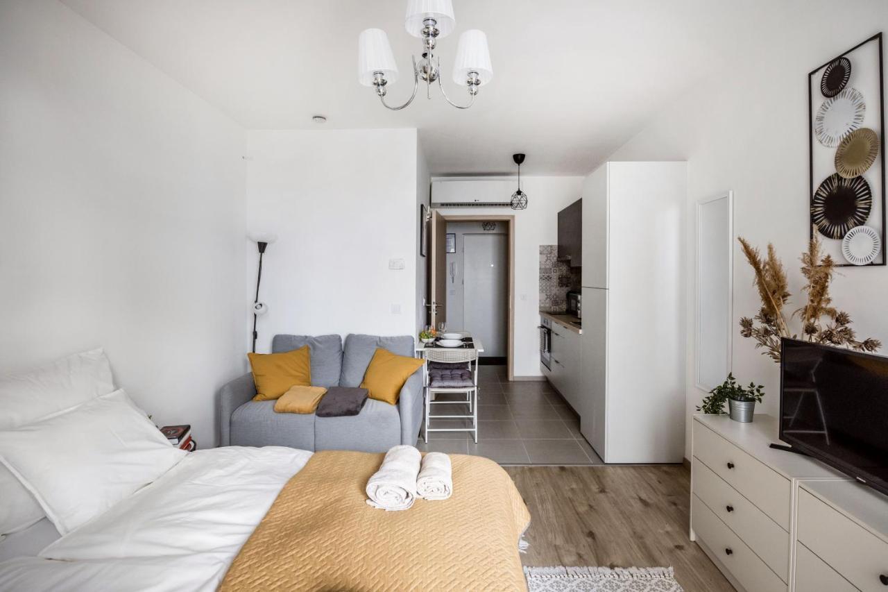 Stylish And Cozy Studio In The Heart Of The City Apartment Budapest Bagian luar foto
